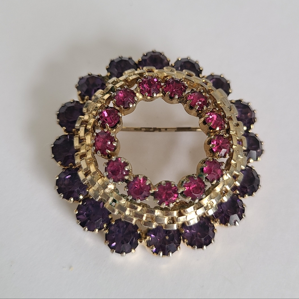Vintage Silver Tone Purple Pink Rhinestone Round Circle Statement Brooch - Picture 2 of 7